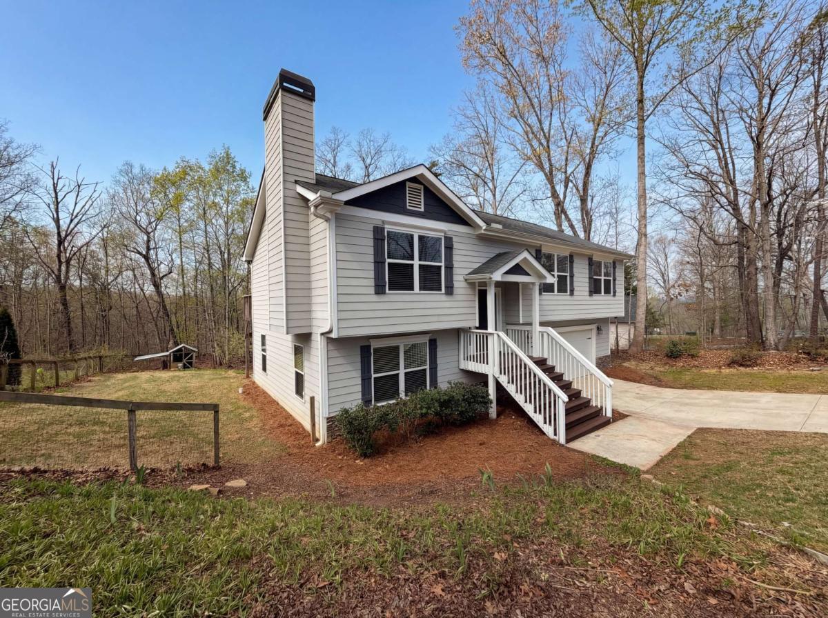 3983 Fraser Circle Property Photo 2