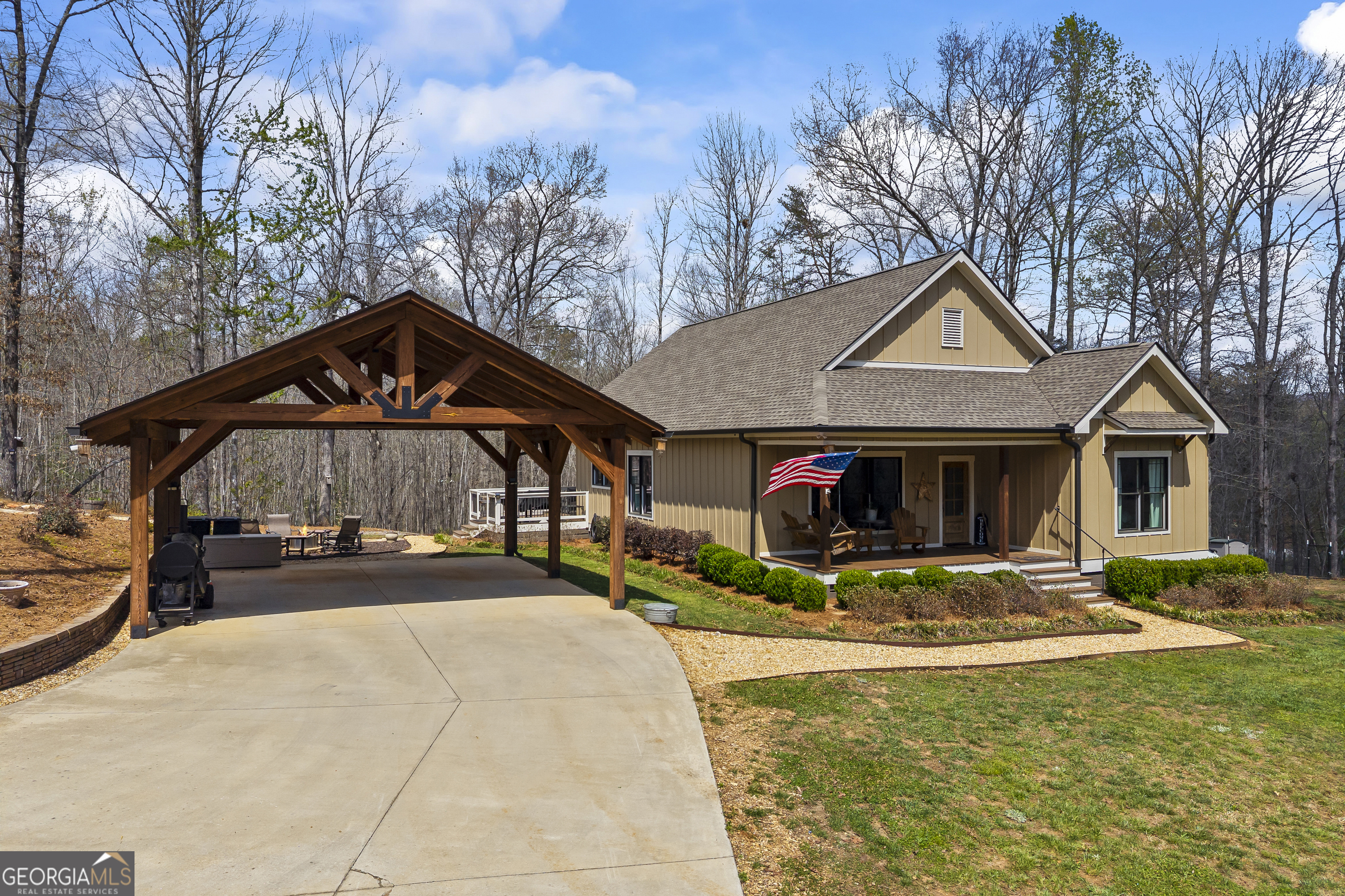 5240 Highway 17 Property Photo 1