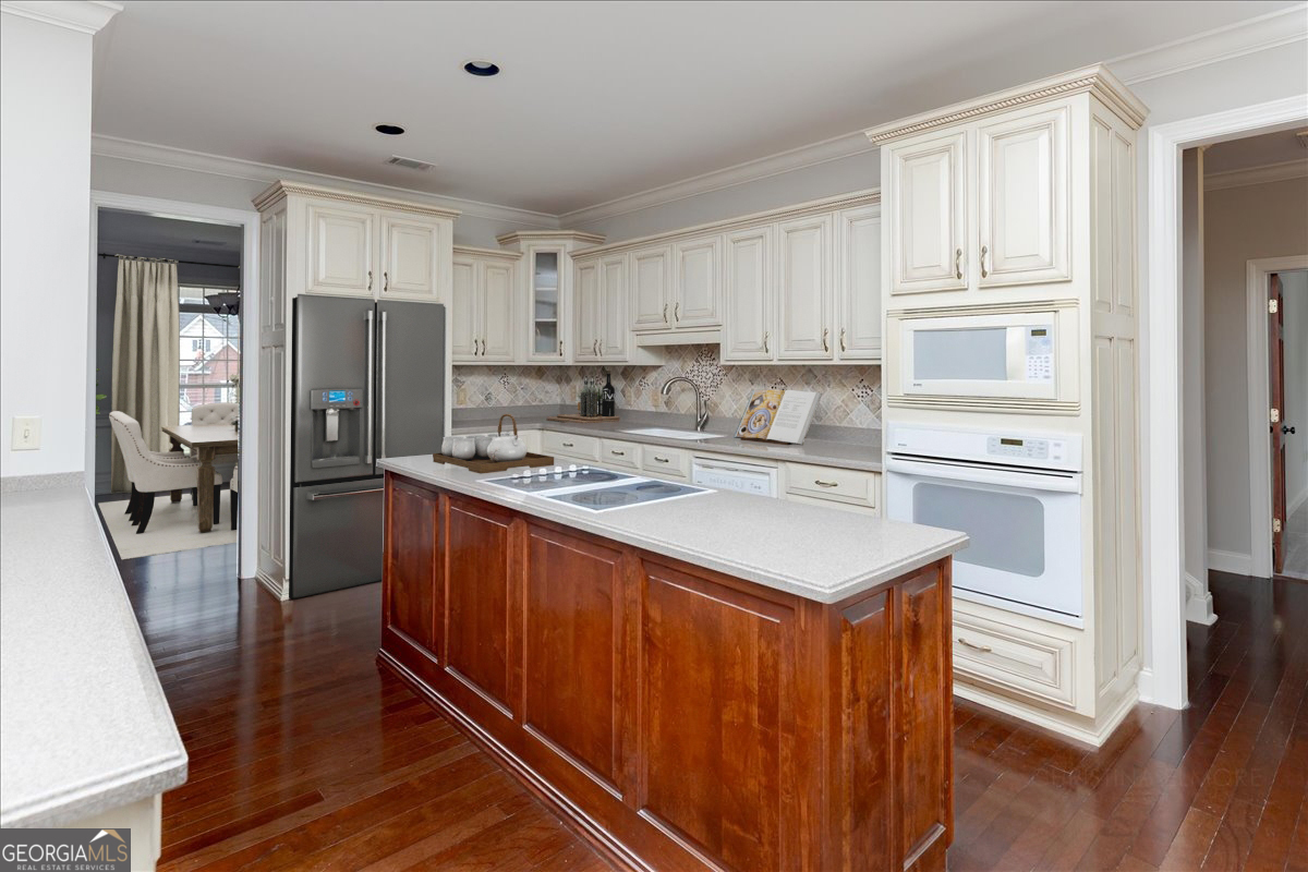 32 Willow Lake Drive Property Photo 12