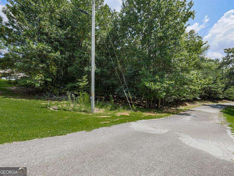 140 Joe Green Lane Property Photo 3