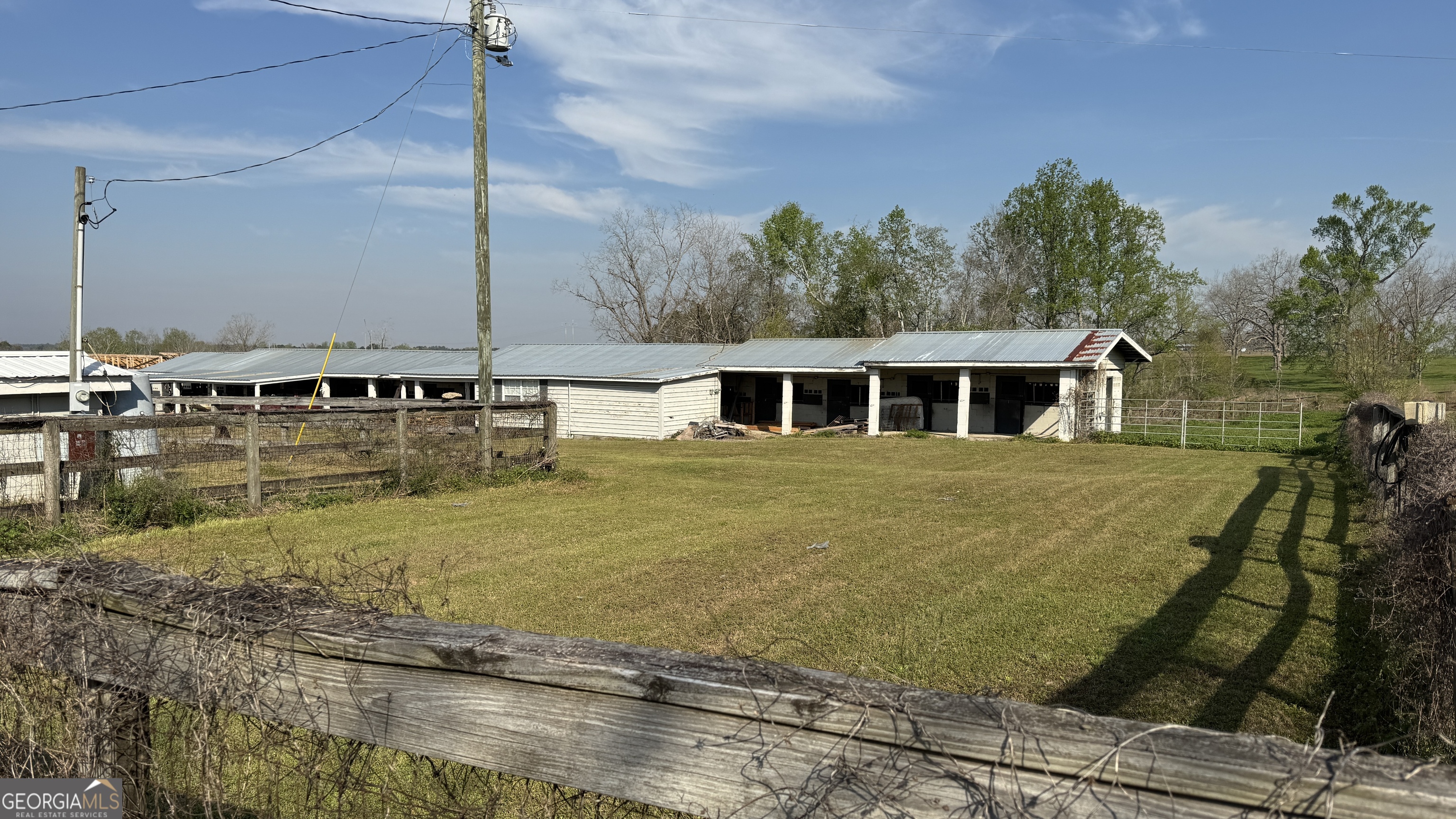 9297 Lynntown Road Property Photo 7