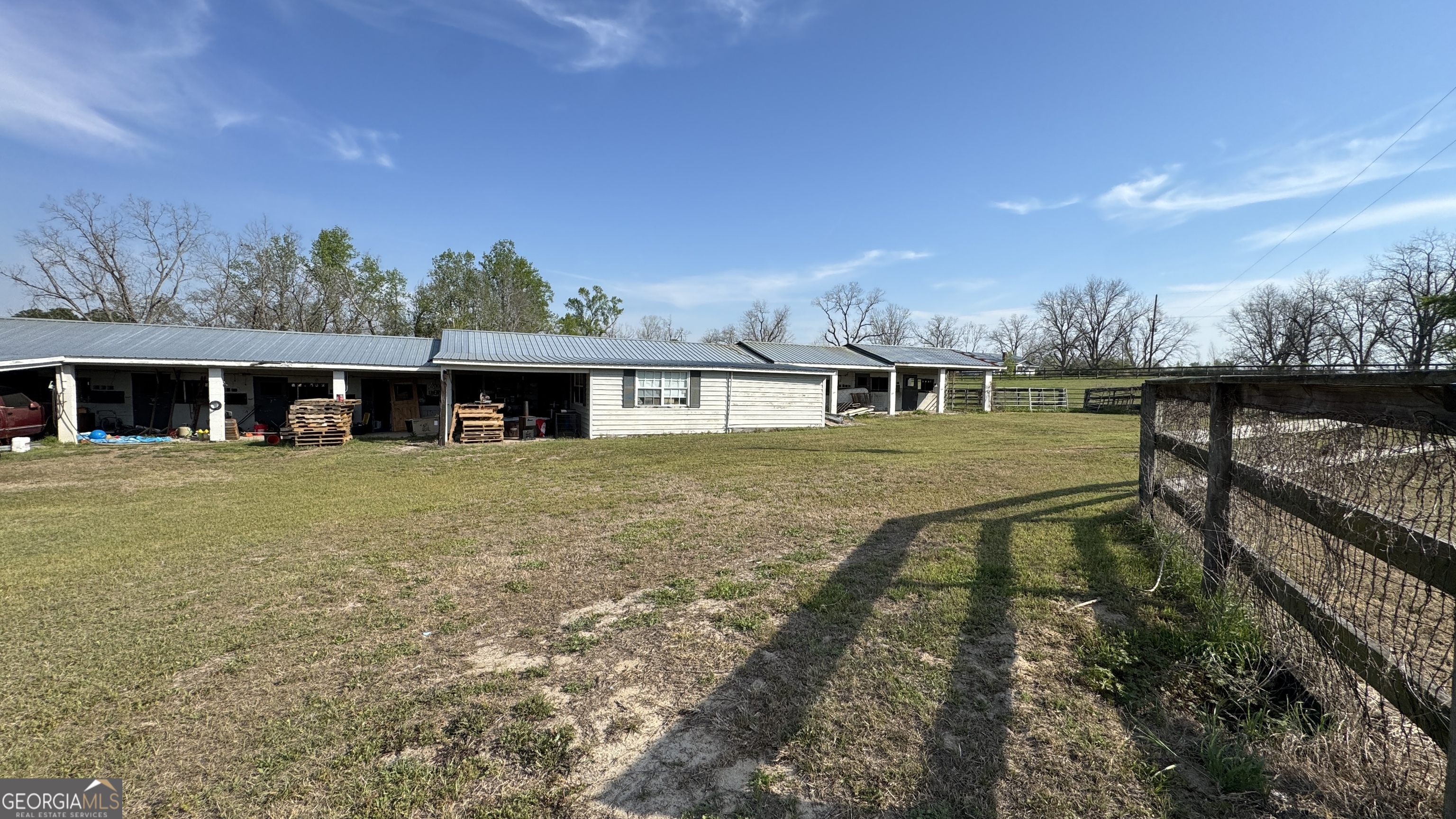 9297 Lynntown Road Property Photo 8