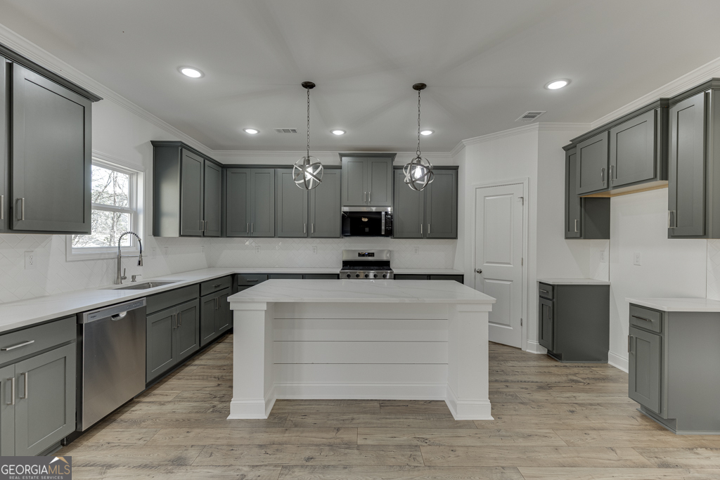 1003 Lakeview Property Photo 10