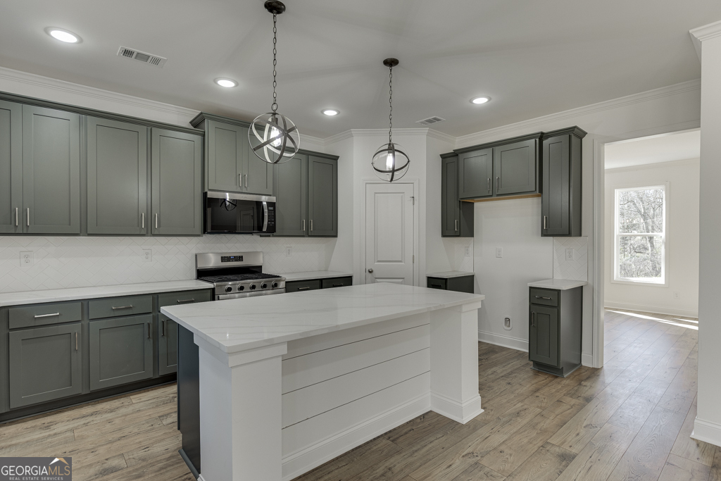 1003 Lakeview Property Photo 11