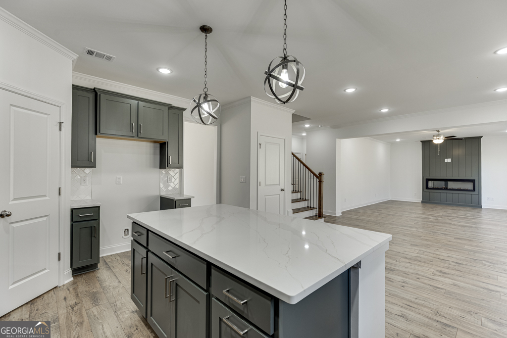 1003 Lakeview Property Photo 12