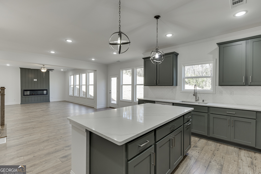 1003 Lakeview Property Photo 13