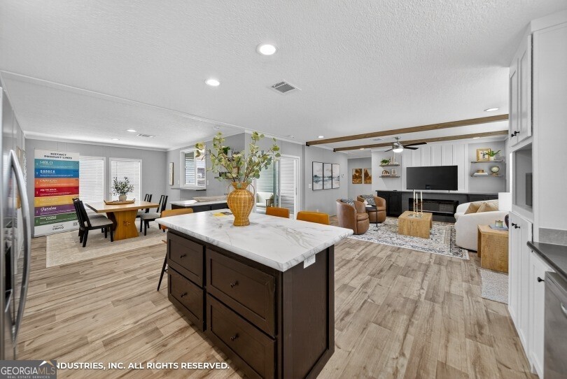 292 Thomas Drive Property Photo 6