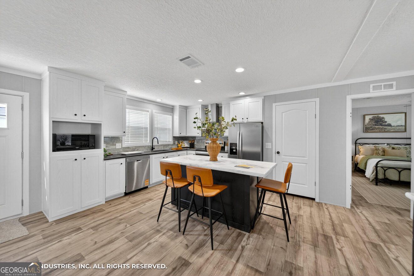 292 Thomas Drive Property Photo 11