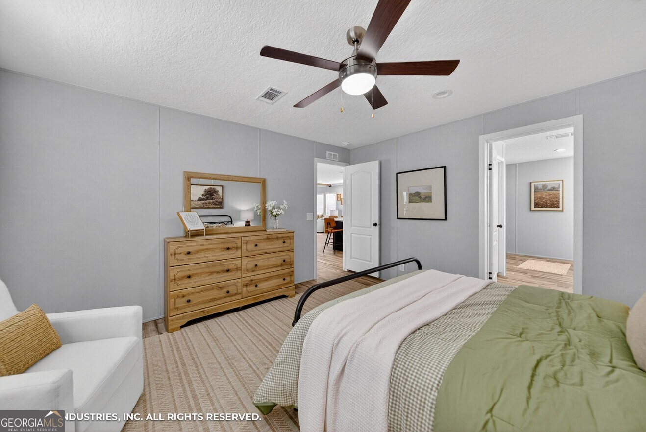 292 Thomas Drive Property Photo 12
