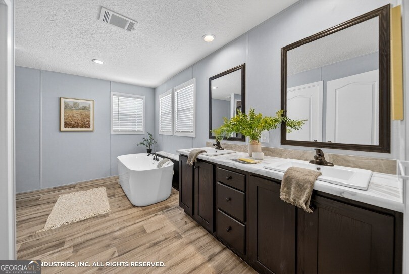 292 Thomas Drive Property Photo 22