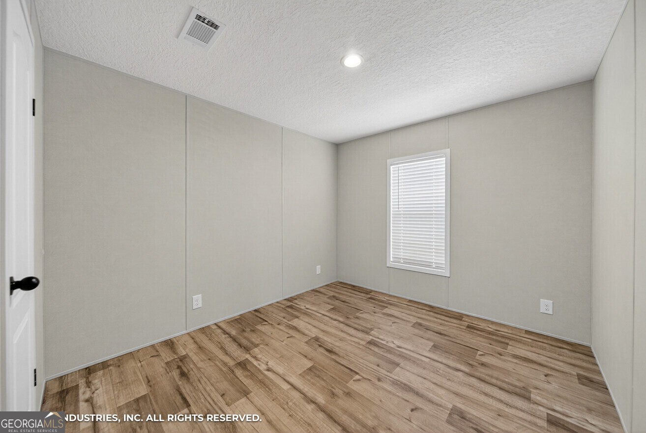 292 Thomas Drive Property Photo 25