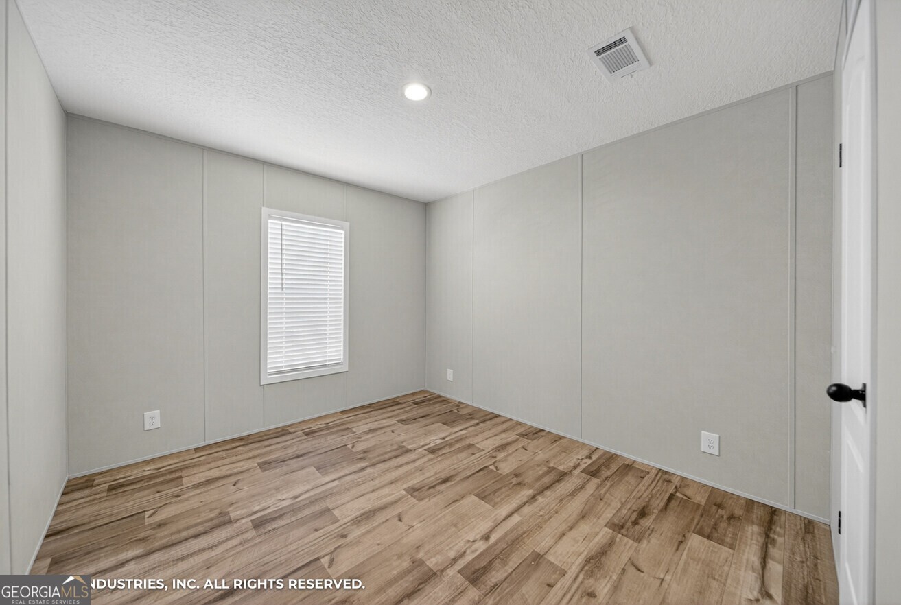 292 Thomas Drive Property Photo 26