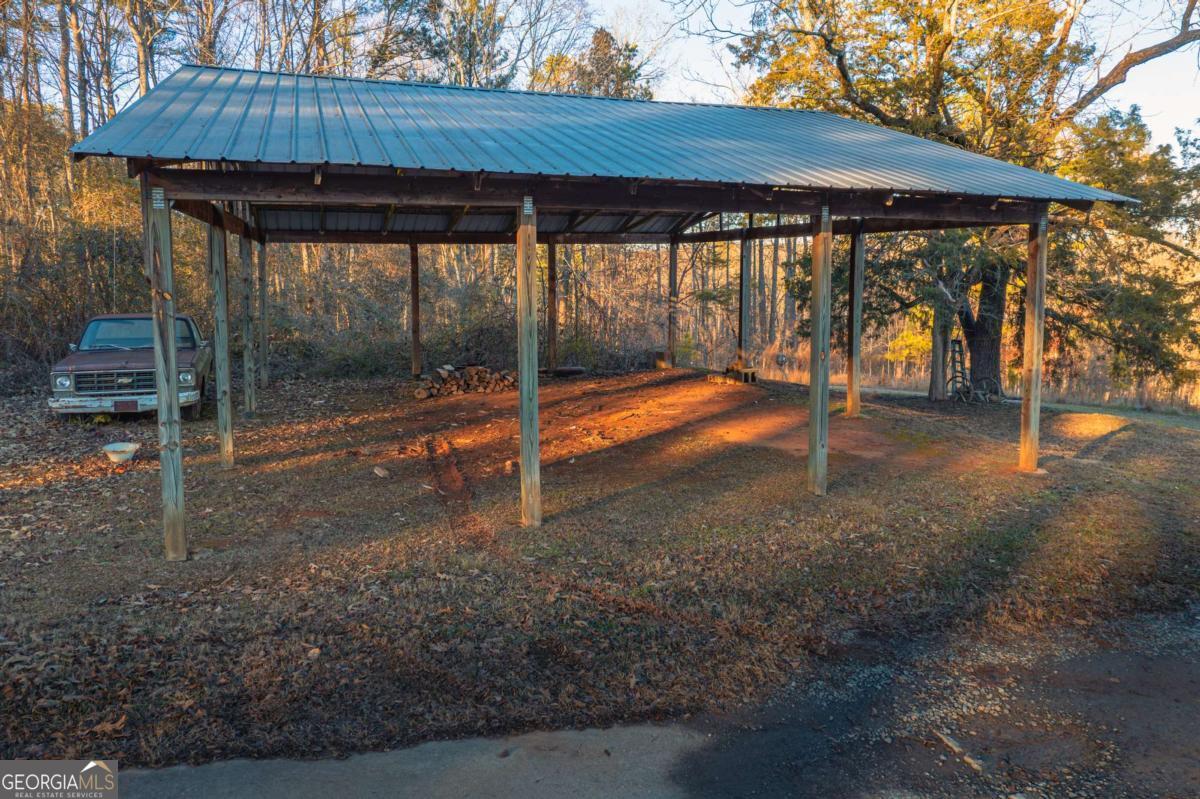 873 Long Road Property Photo 8