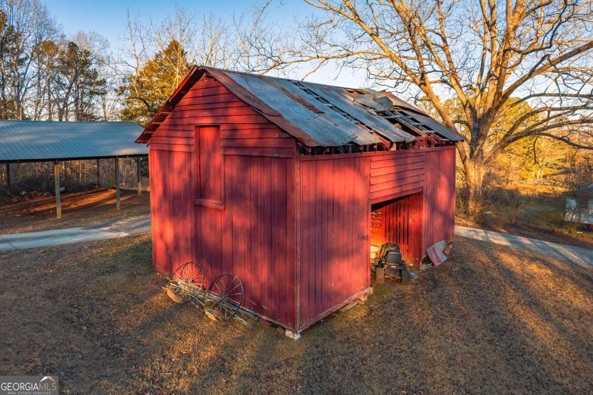 873 Long Road Property Photo 10
