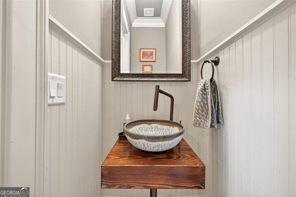 5829 Swinging Gate Road Property Photo 11