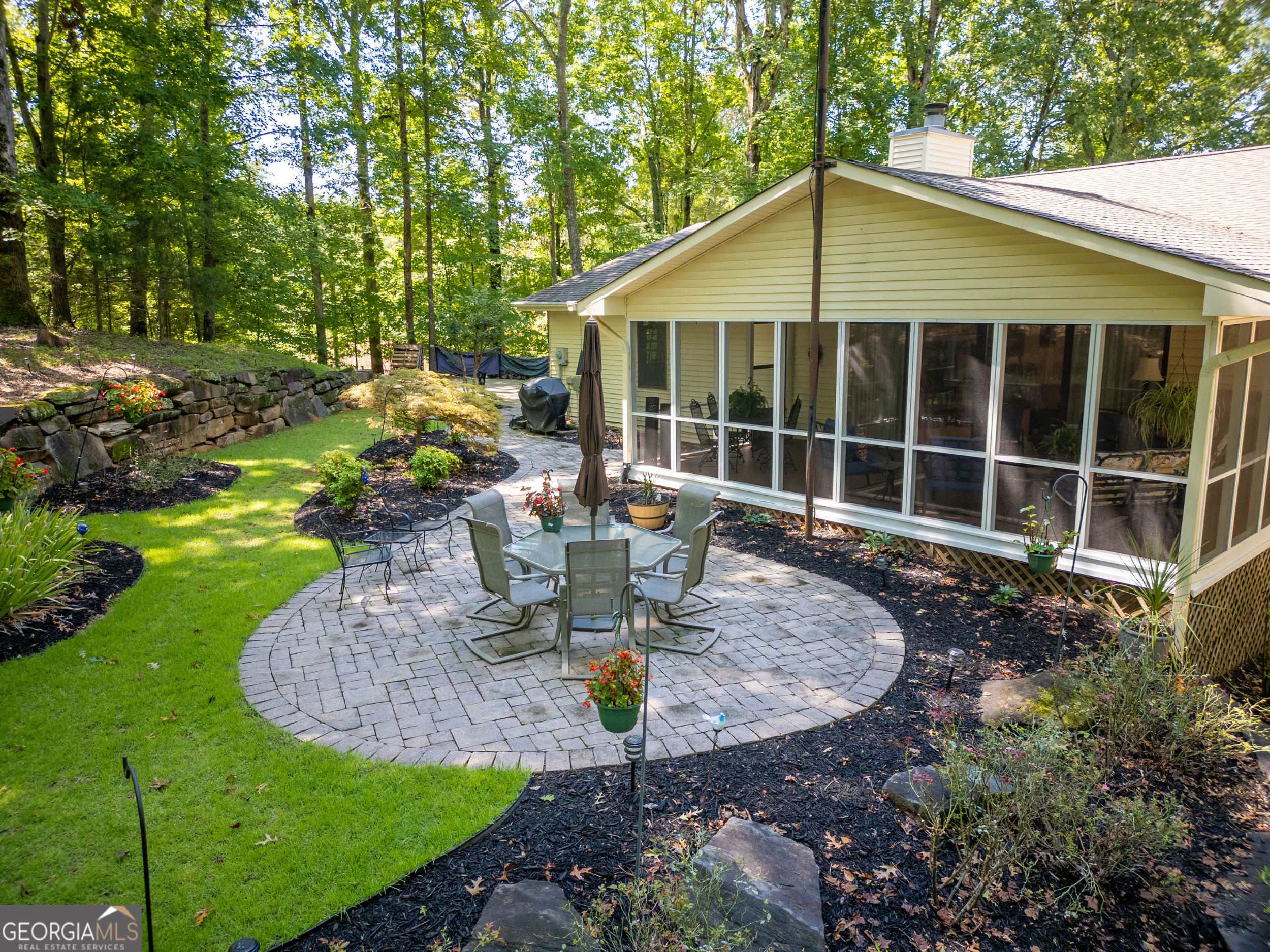 910 Chickasaw Drive Property Photo 2
