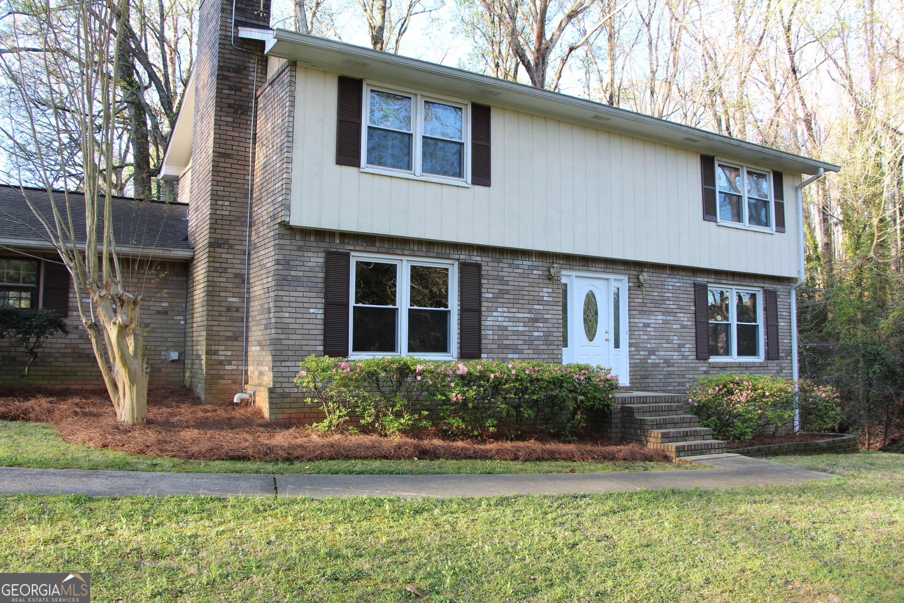 620 Oakstone Way Property Photo 1
