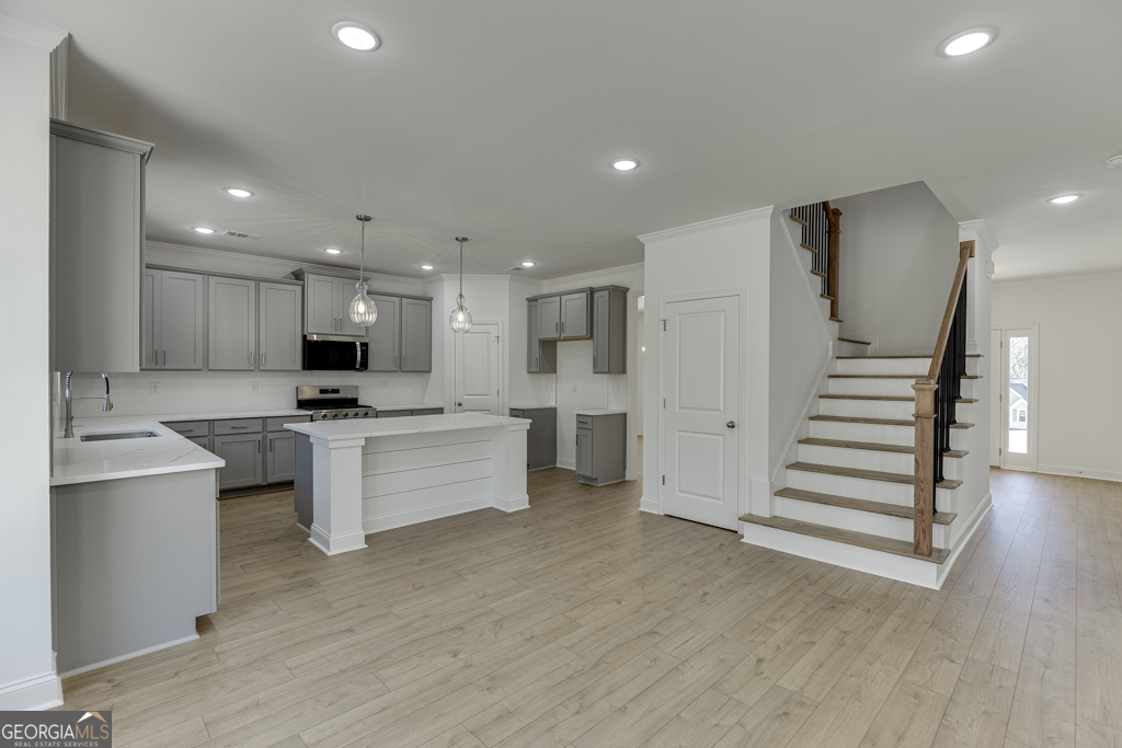 979 Lakeview Property Photo 15