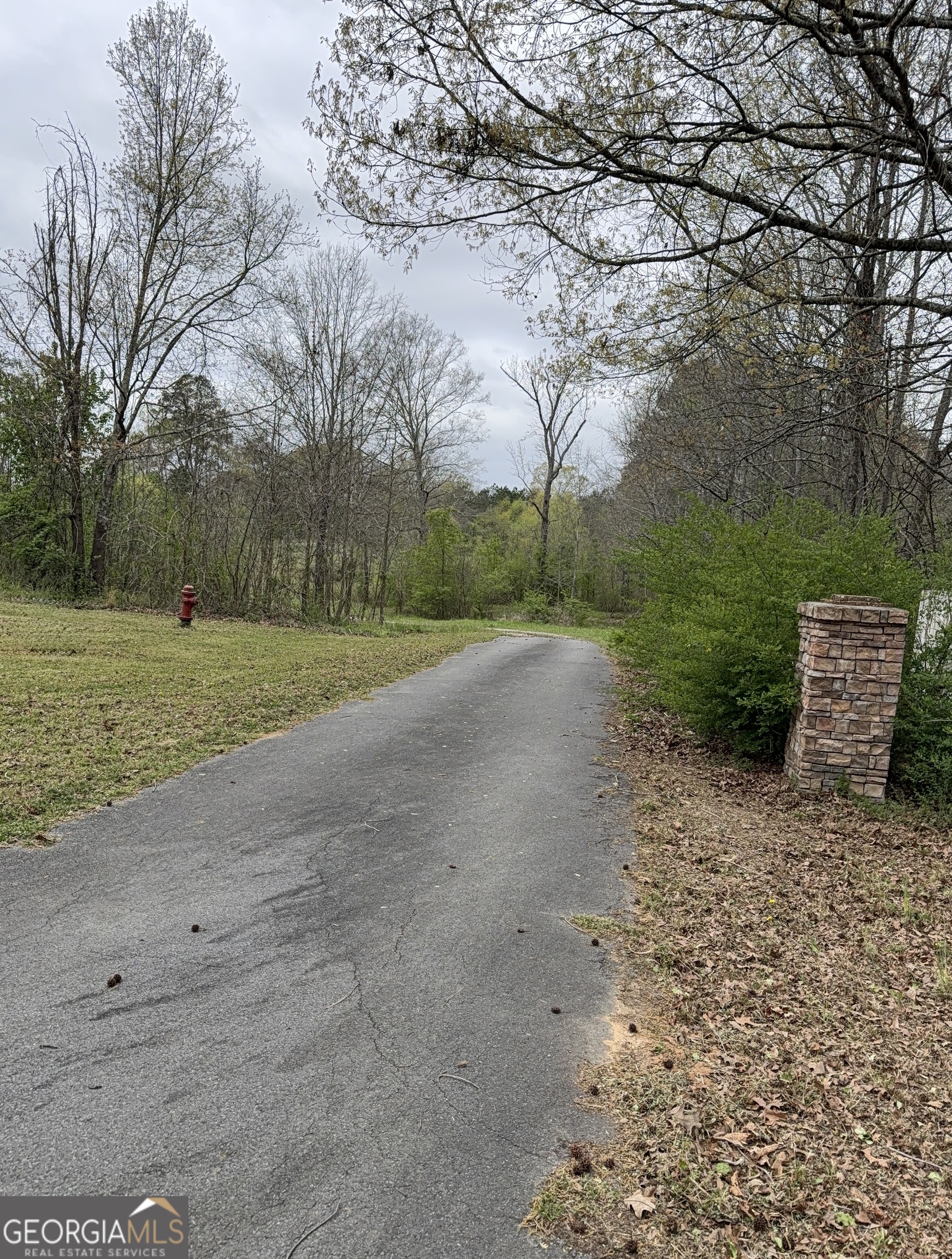 386 Oak Grove Road Property Photo 2