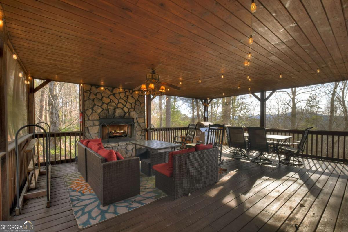 500 Evening Shade Walk Property Photo 4