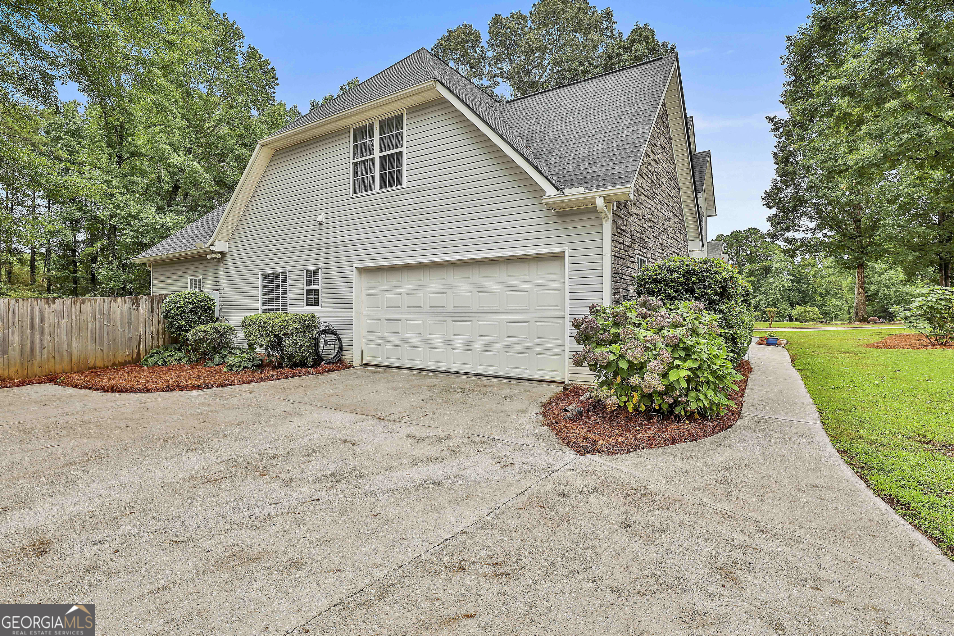 210 Gaelic Way Property Photo 6