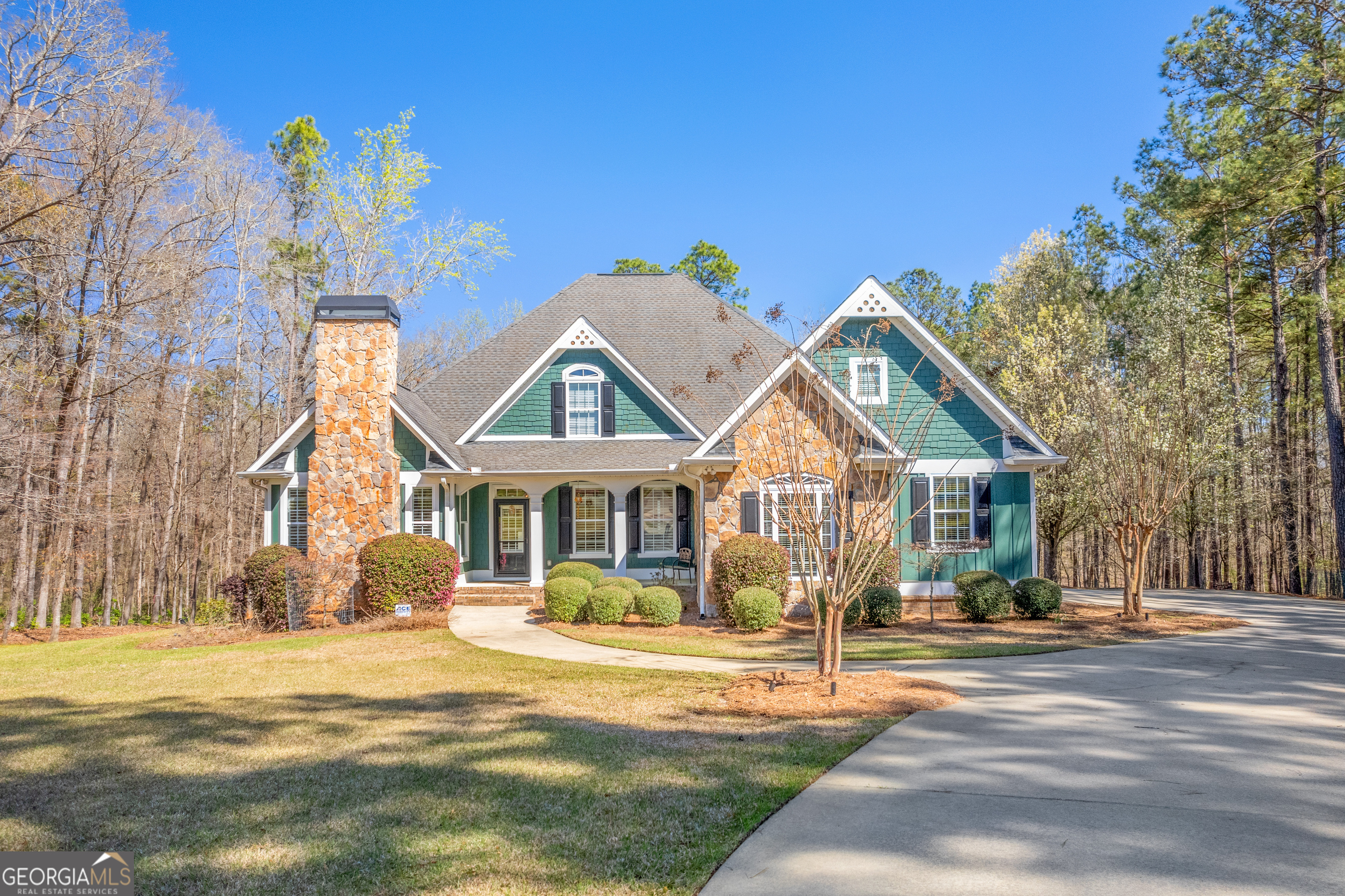 300 Pebble Hollow Drive Property Photo 1