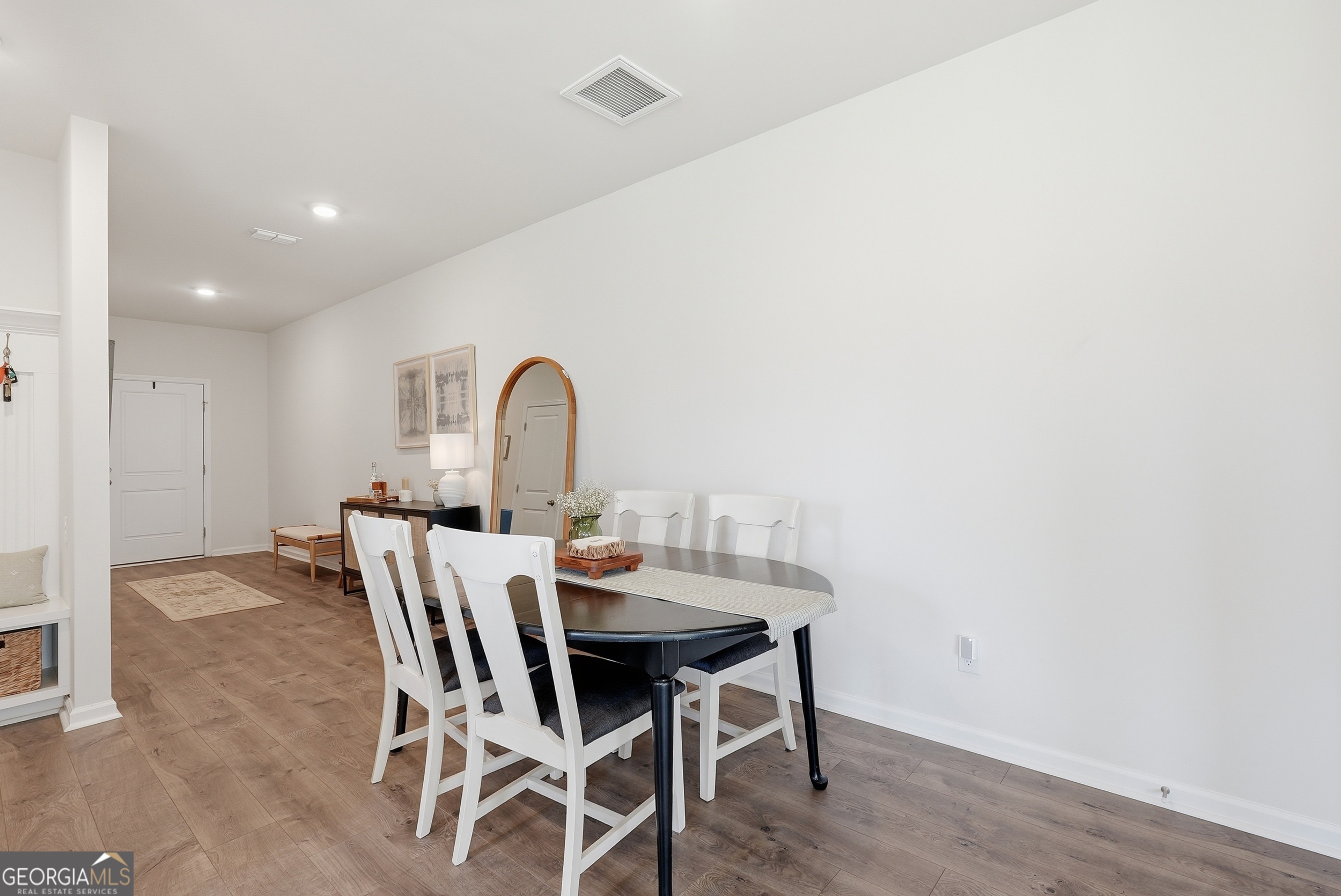 144 Congo Court Property Photo 4