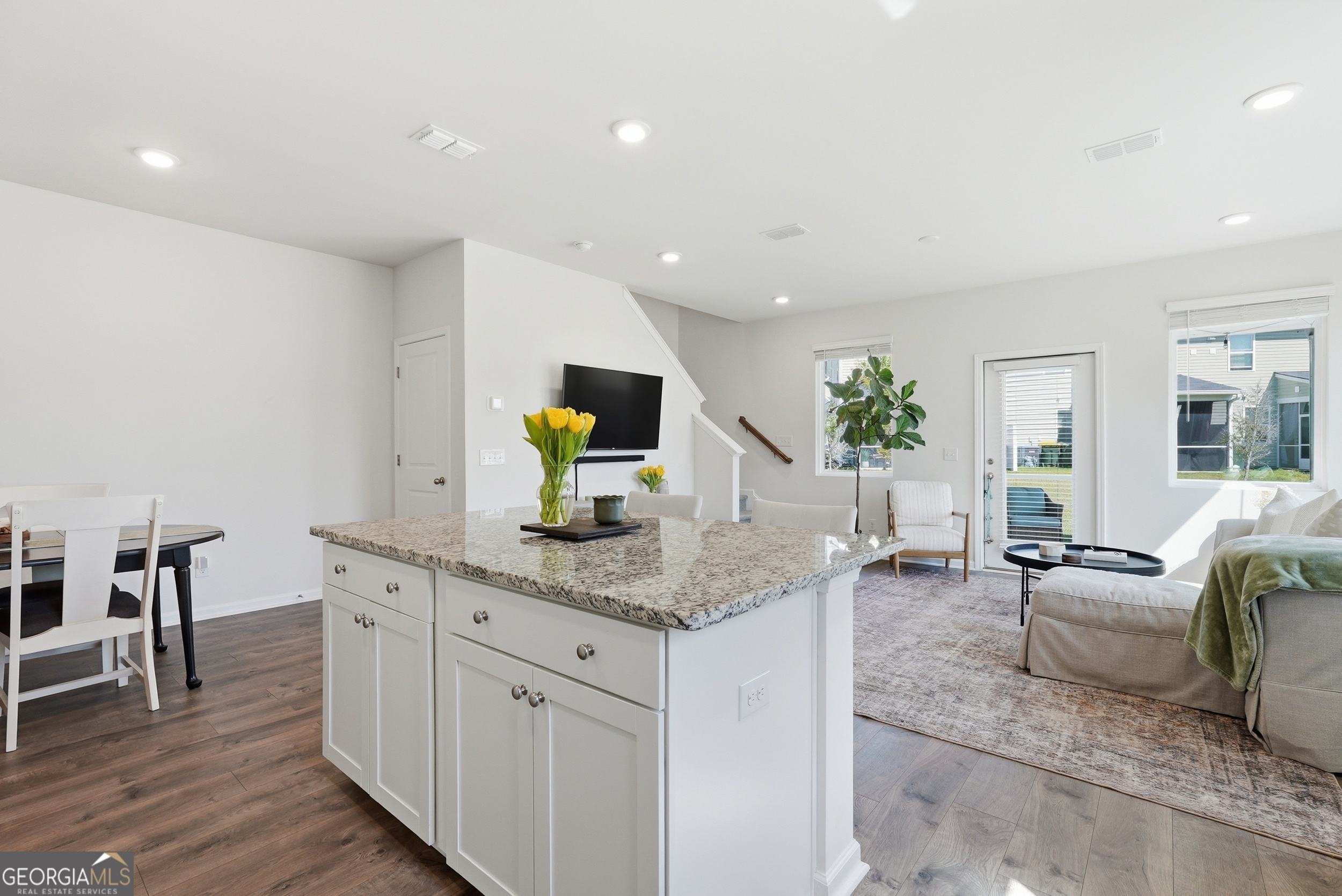 144 Congo Court Property Photo 6