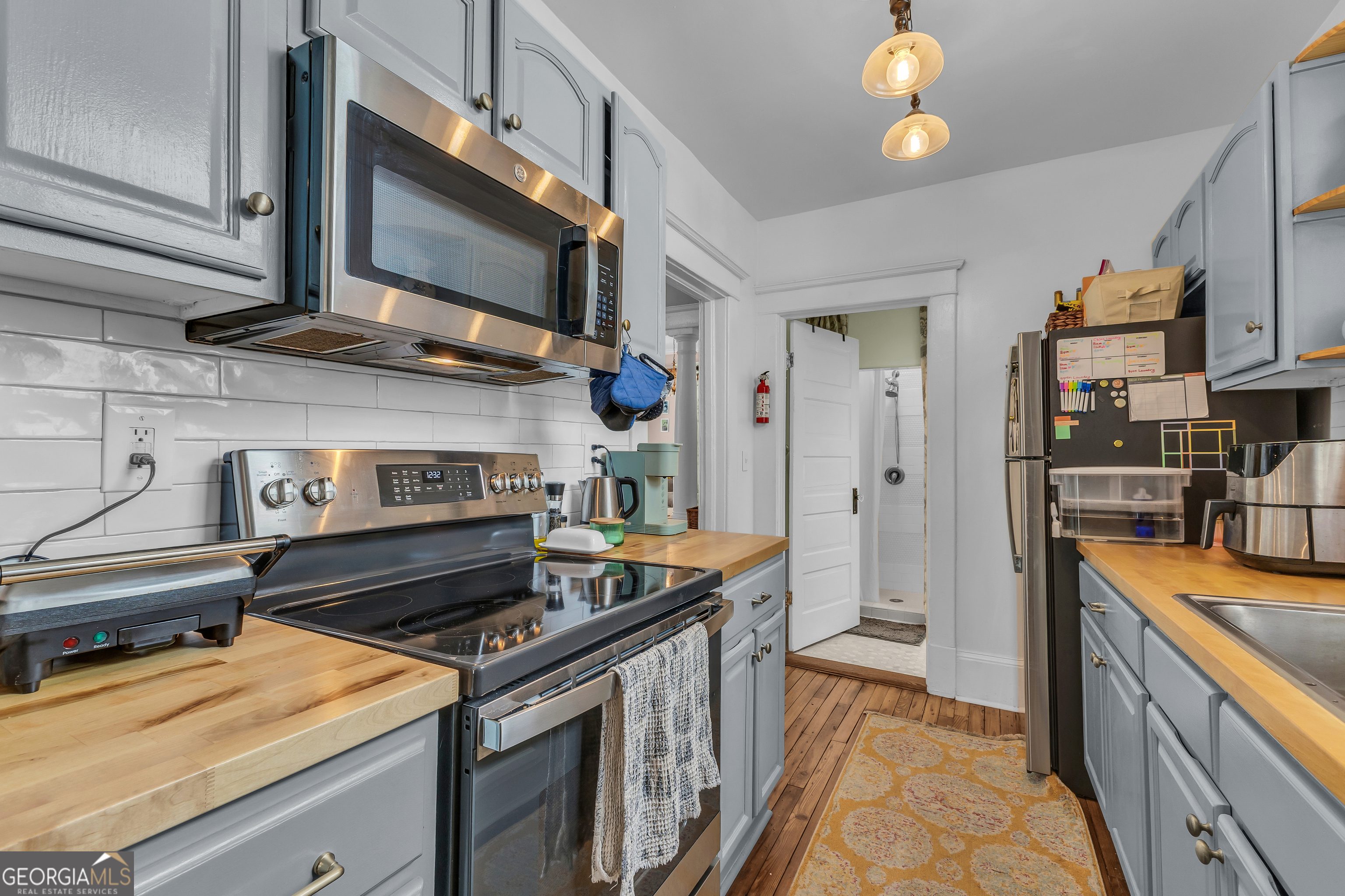 712 E 37th Street Property Photo 15