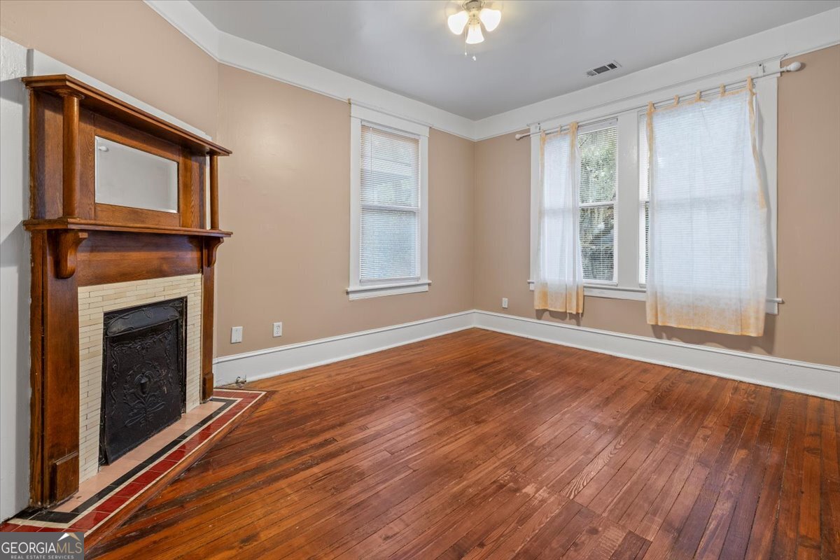 712 E 37th Street Property Photo 50