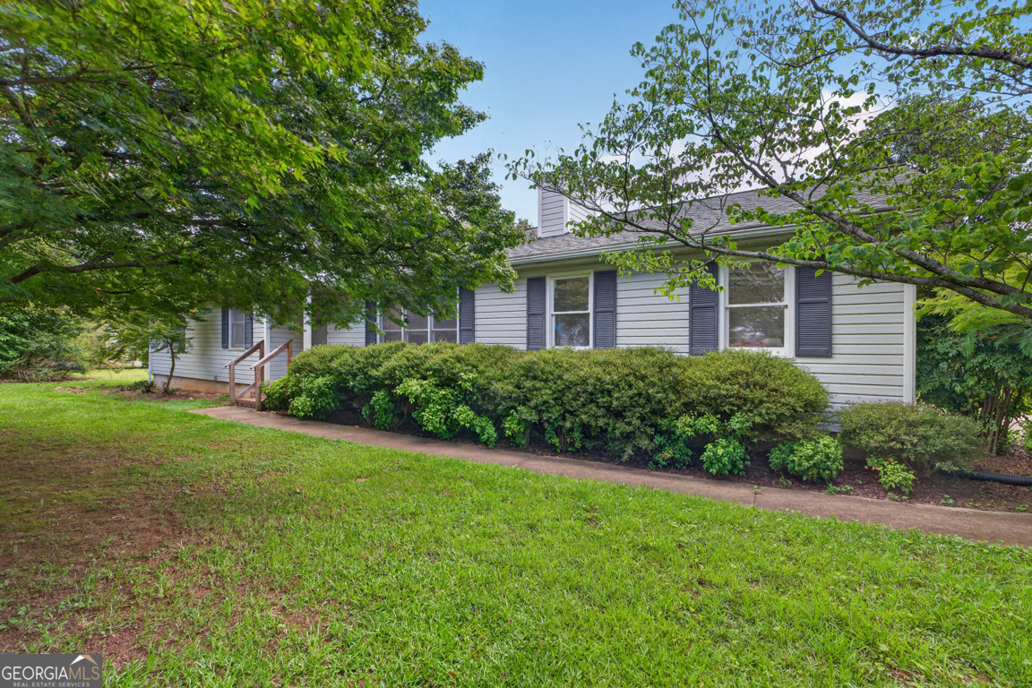 152 Wellington Drive Property Photo 1