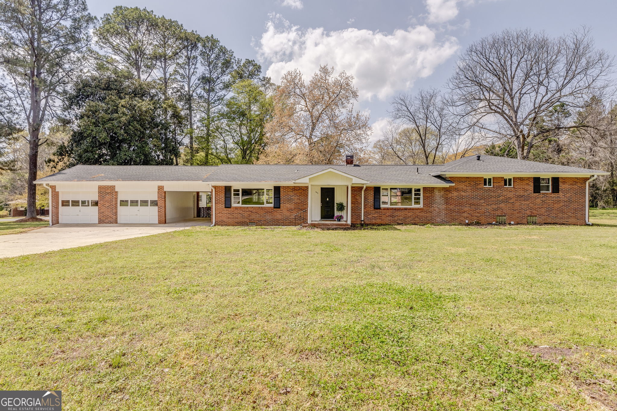 207 John Phillips Road Property Photo 1