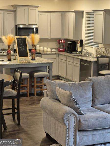 5453 Flat Rock Point Property Photo 3