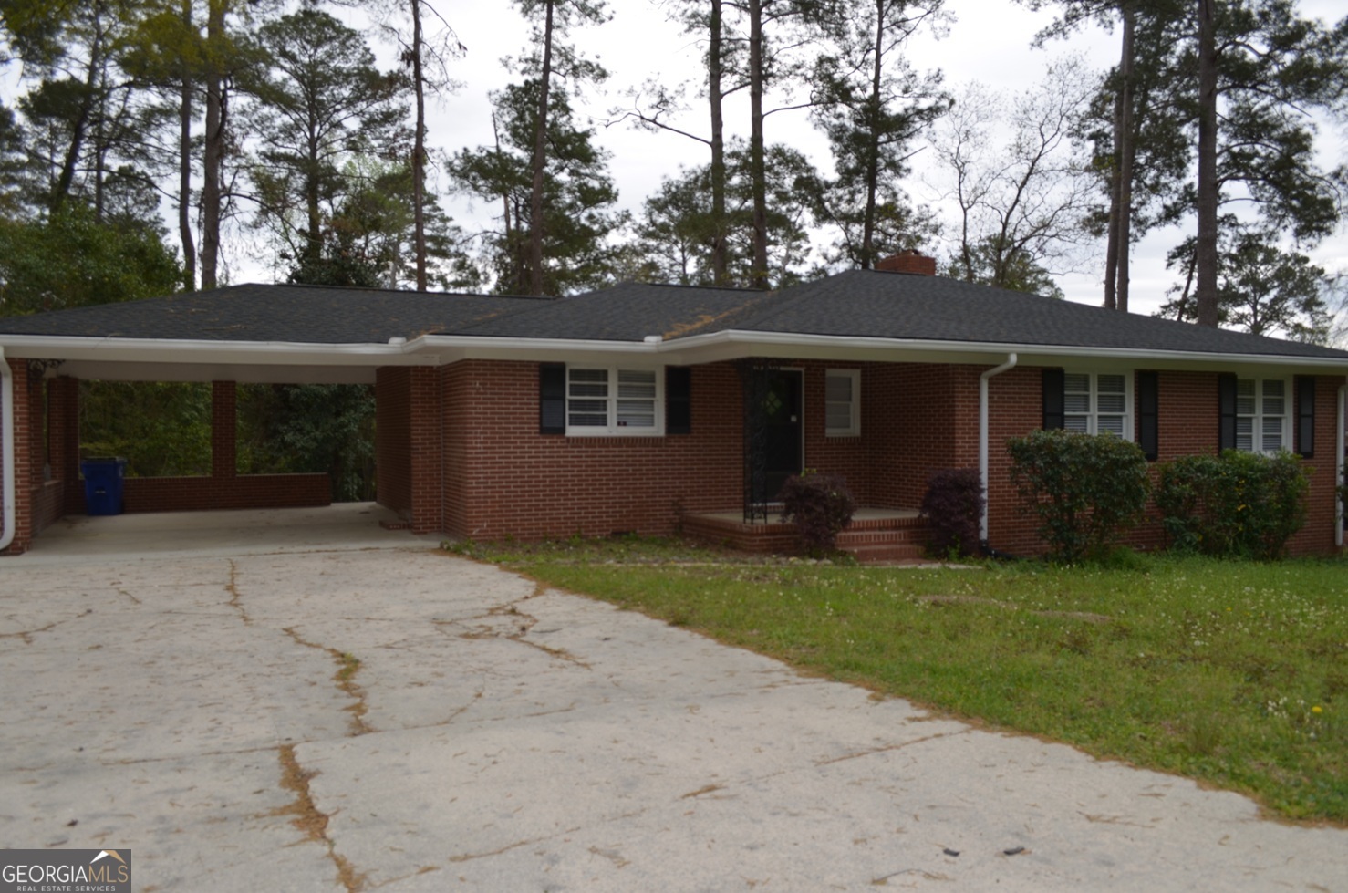 829 Edward Place Property Photo 2