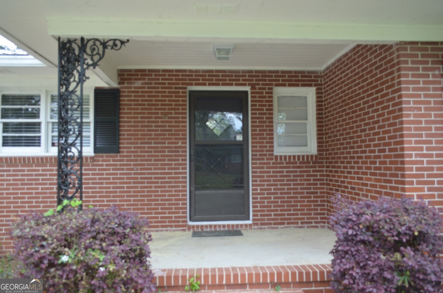 829 Edward Place Property Photo 3