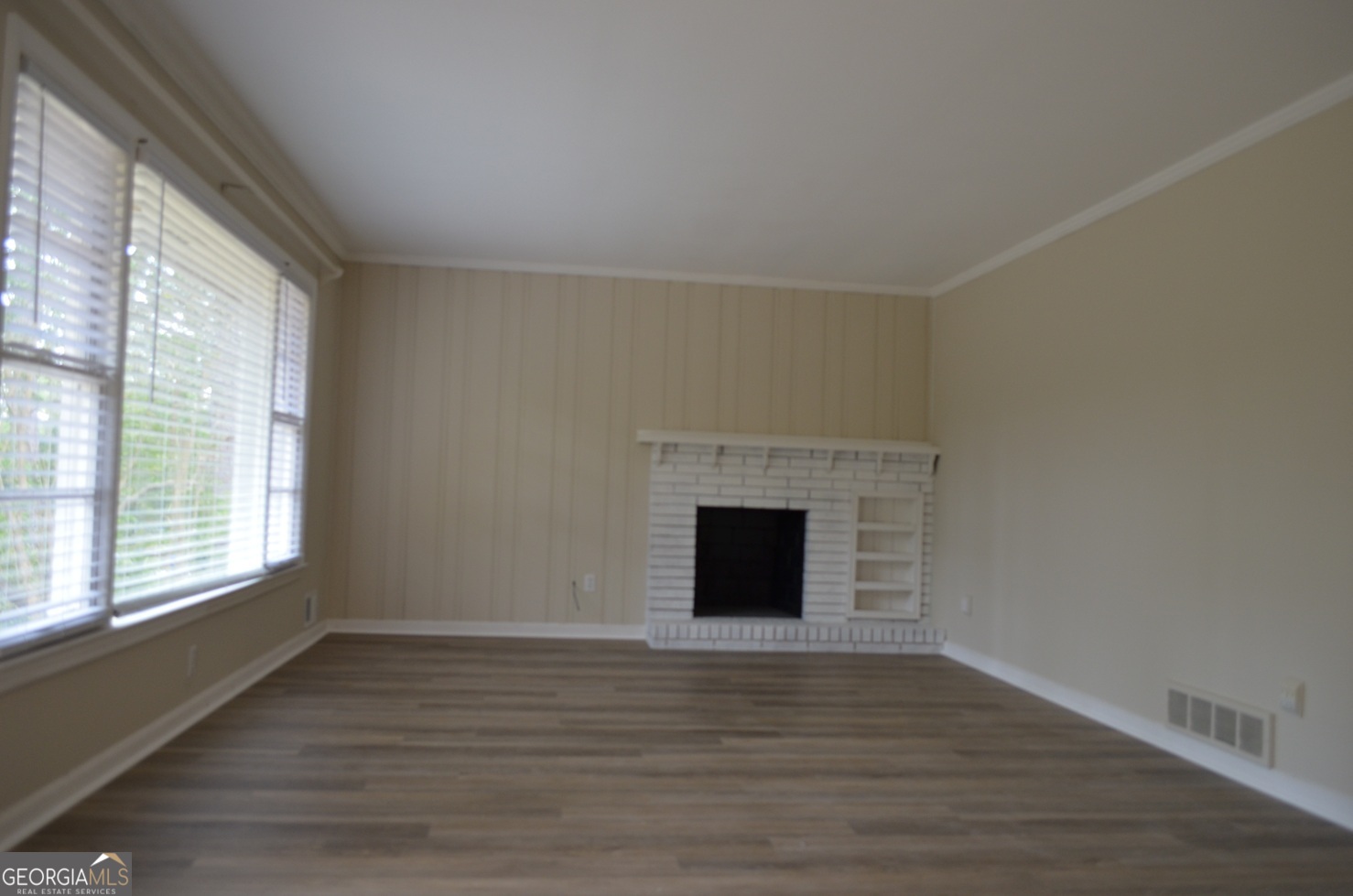 829 Edward Place Property Photo 5