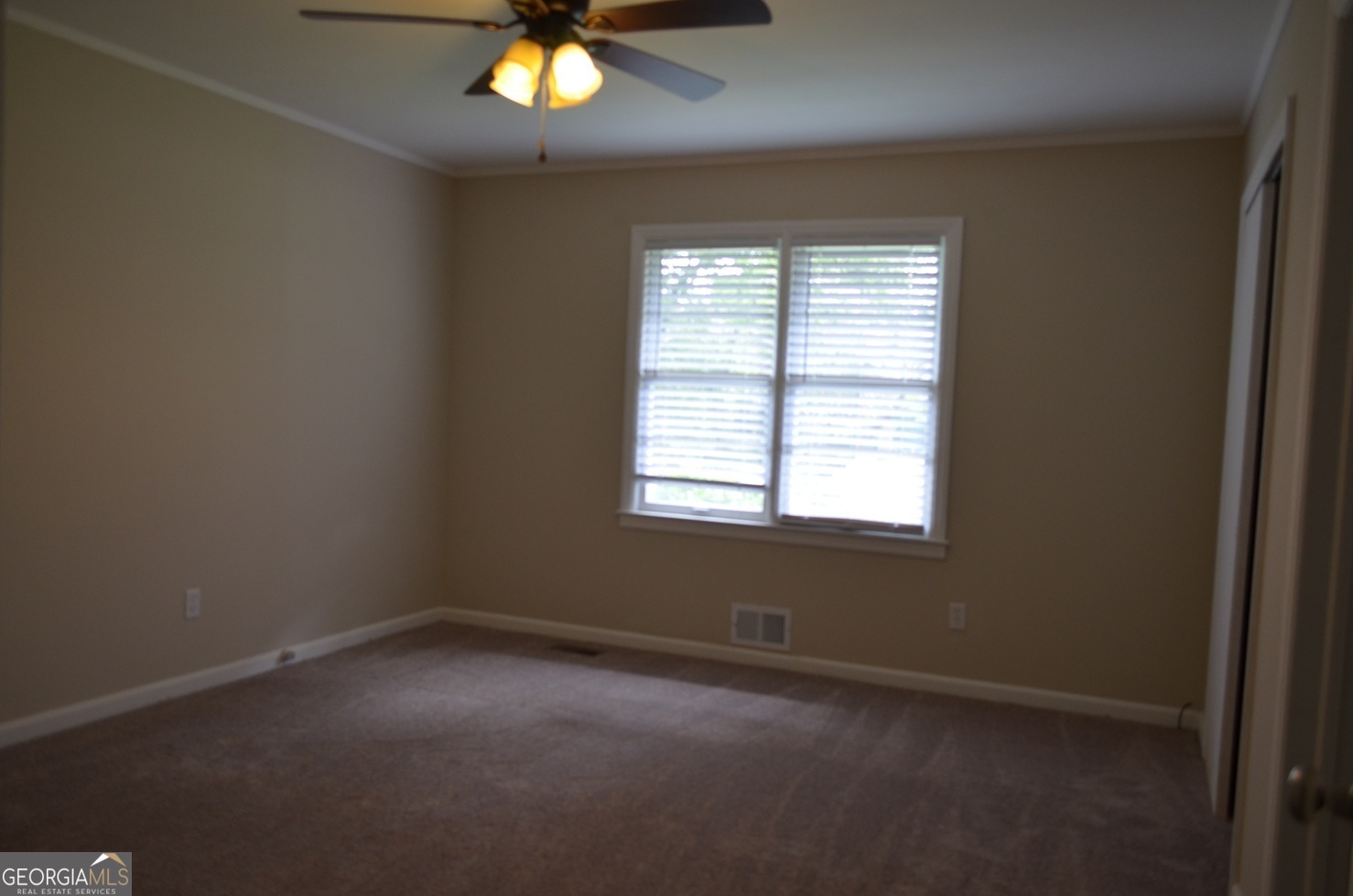 829 Edward Place Property Photo 8