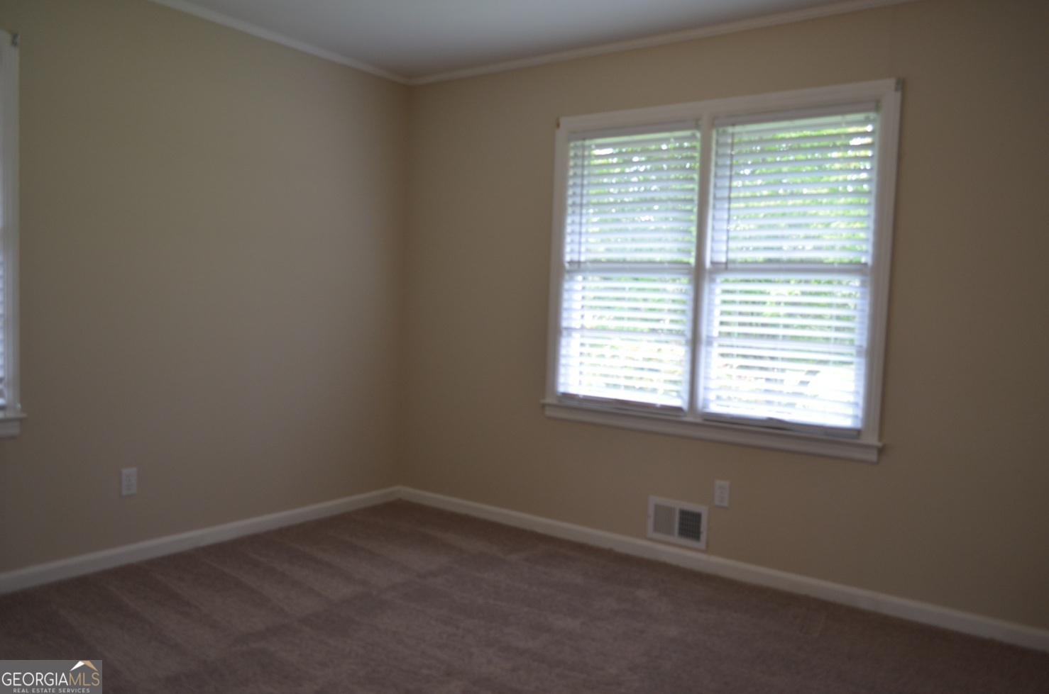 829 Edward Place Property Photo 10