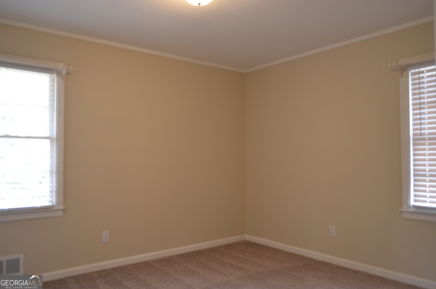 829 Edward Place Property Photo 11