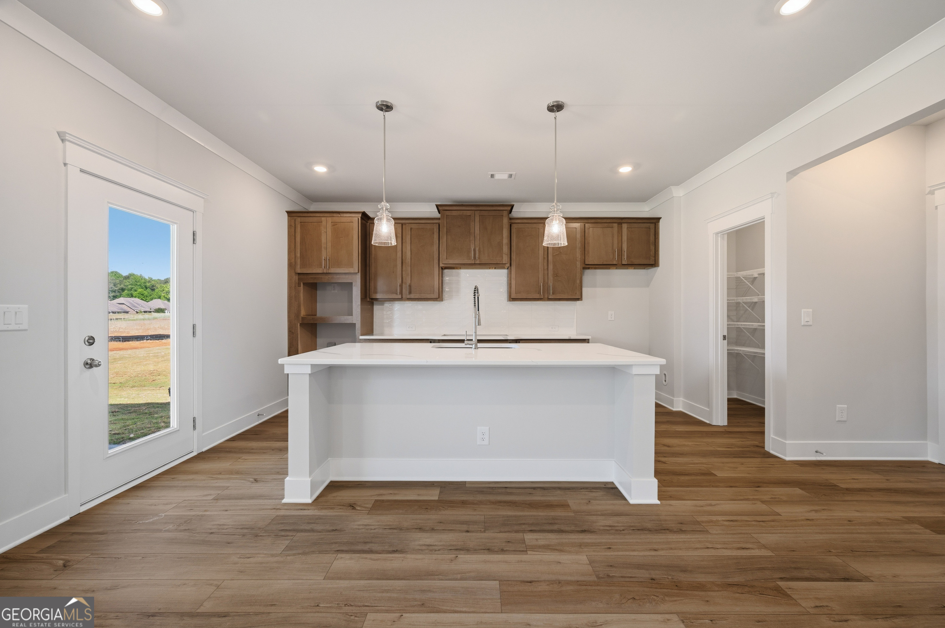 6 Commons Way Property Photo 3