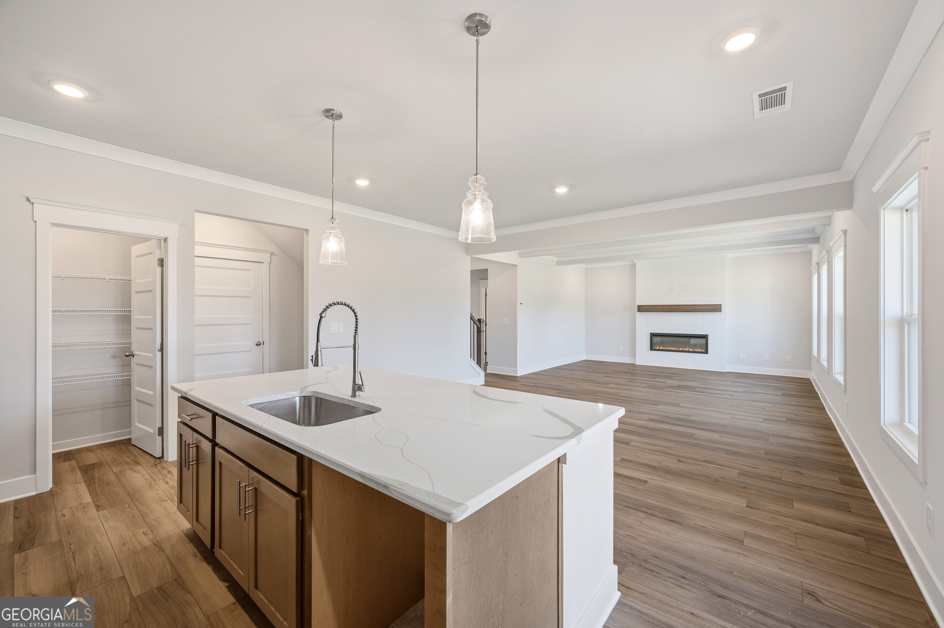 6 Commons Way Property Photo 8
