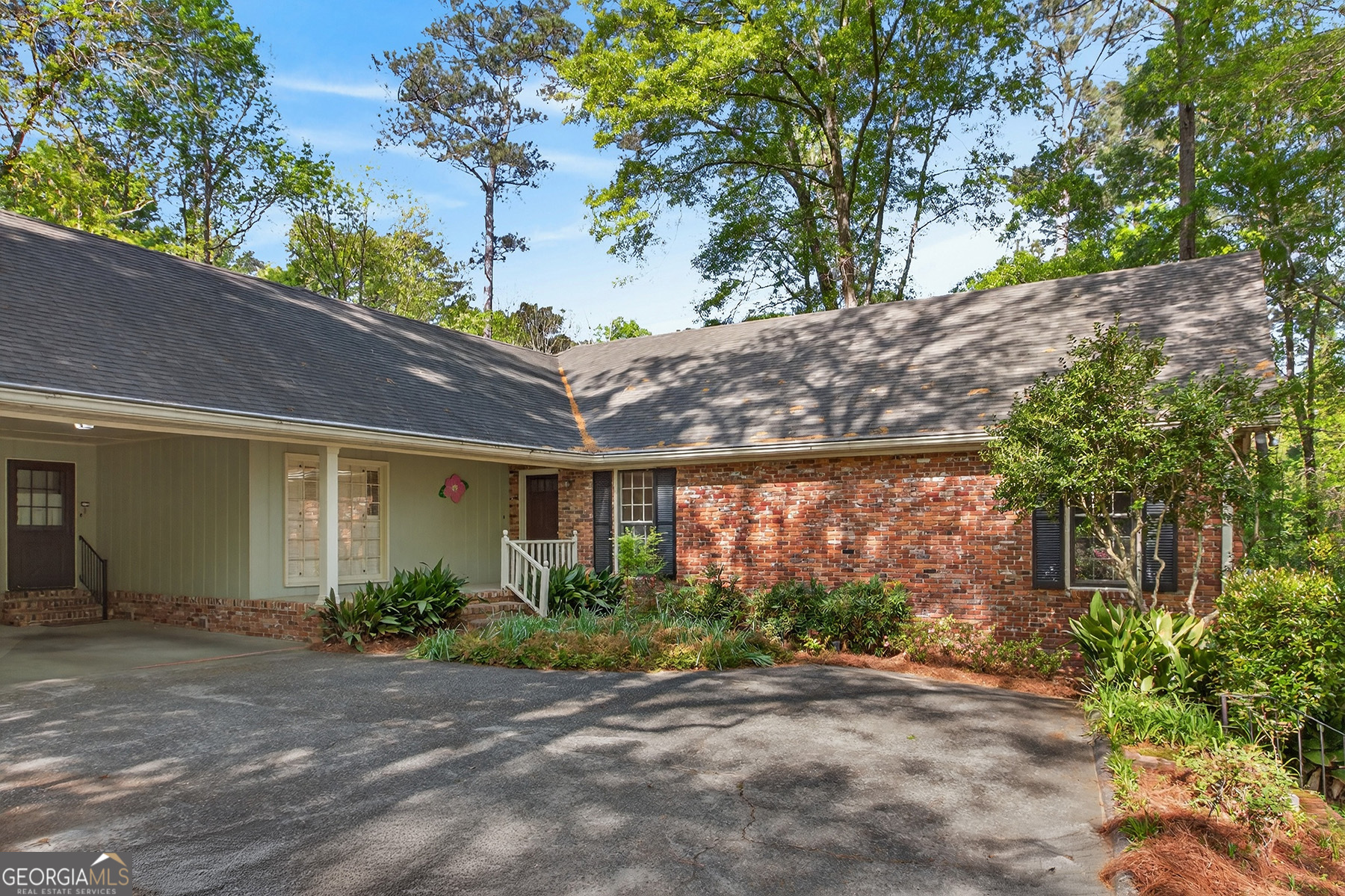 4845 Guerry Drive Property Photo 4