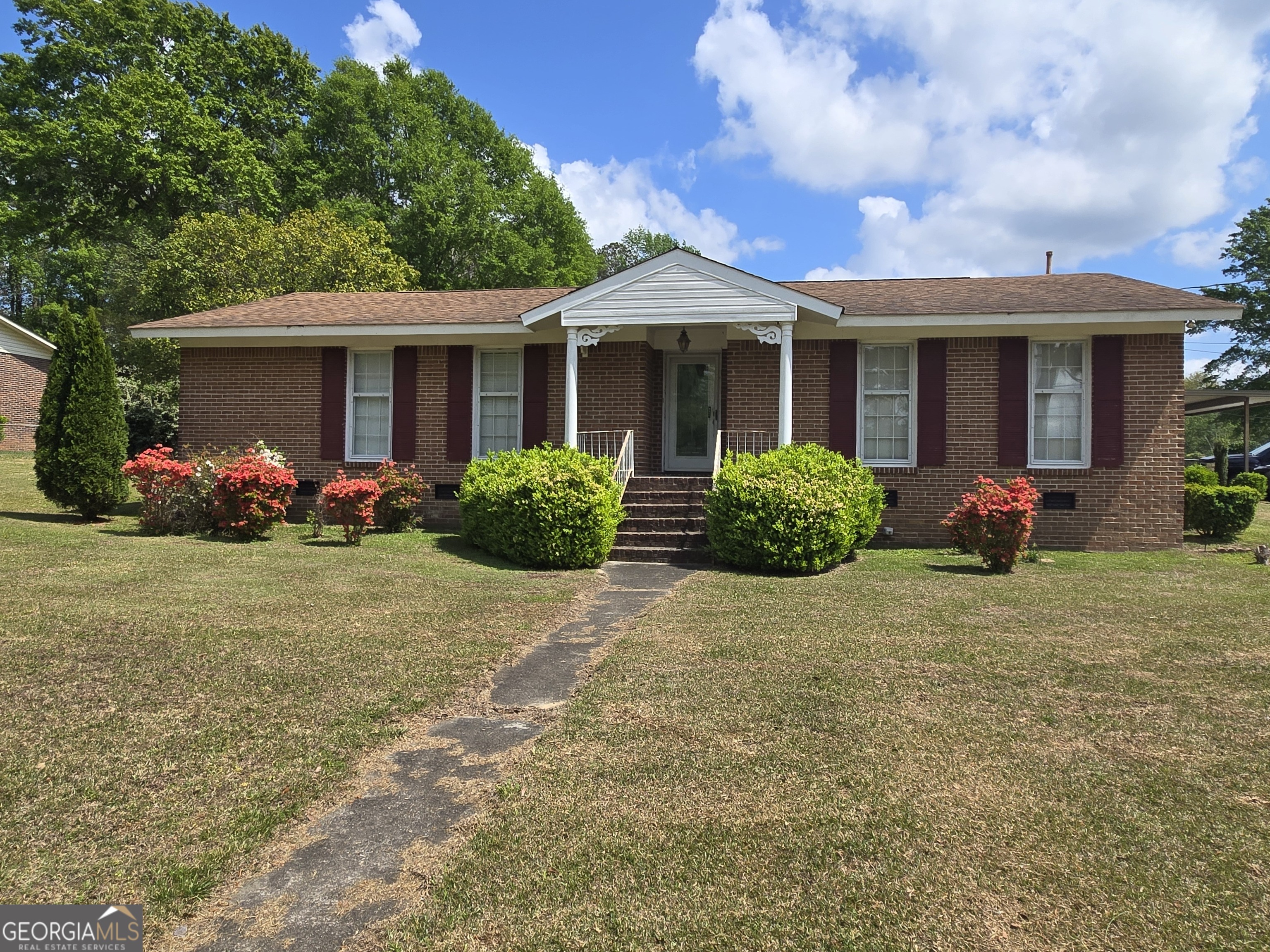 101 Skyline Drive Property Photo 2