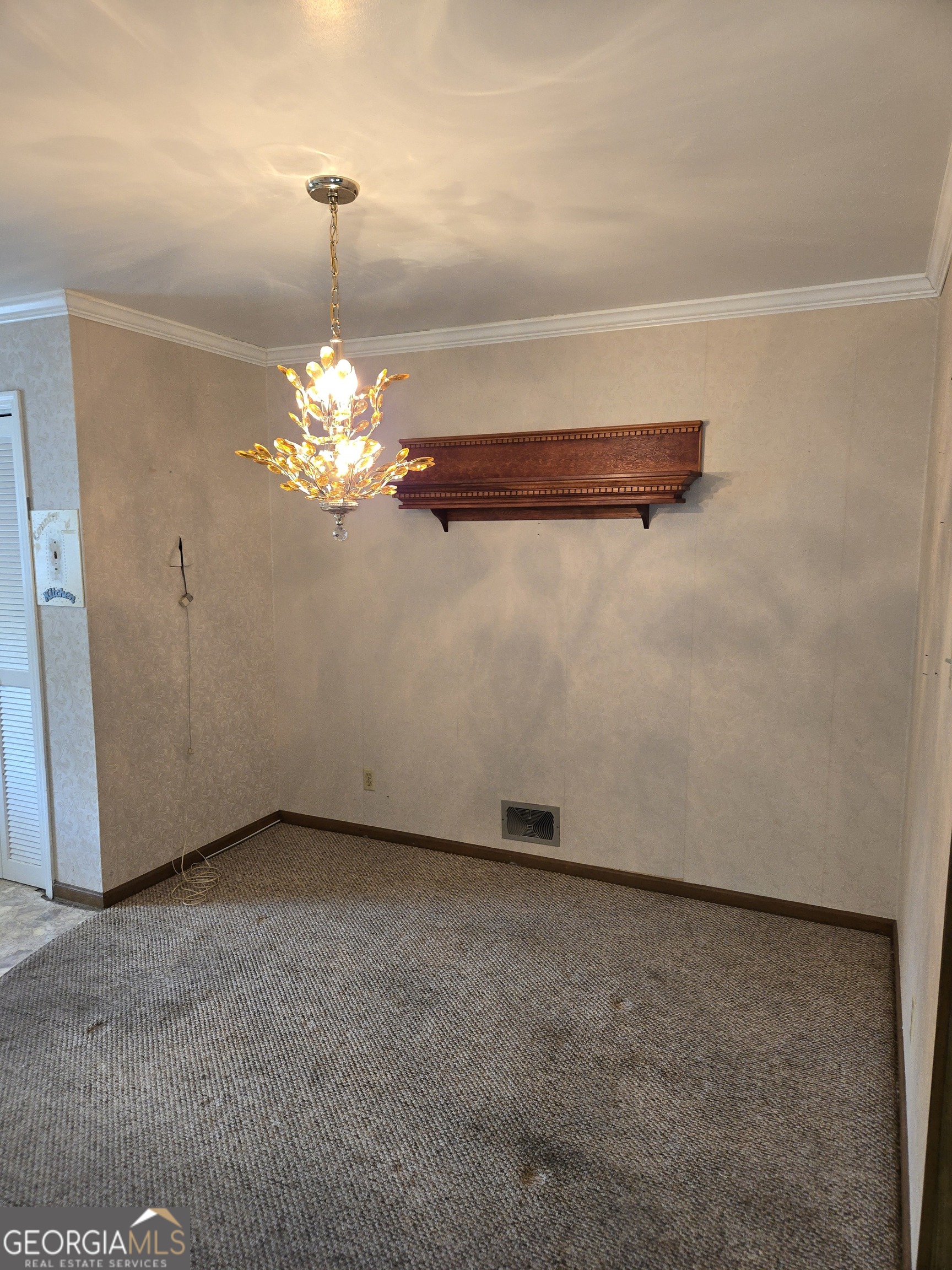 101 Skyline Drive Property Photo 8
