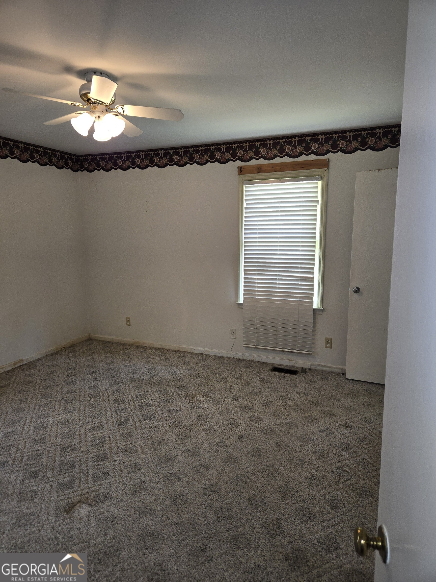 101 Skyline Drive Property Photo 15
