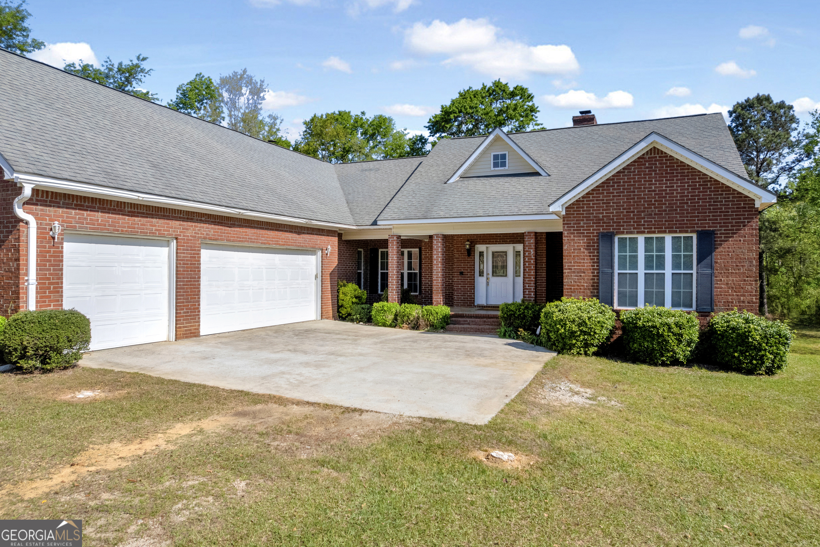 1197 Jefferson Boulevard Property Photo 1