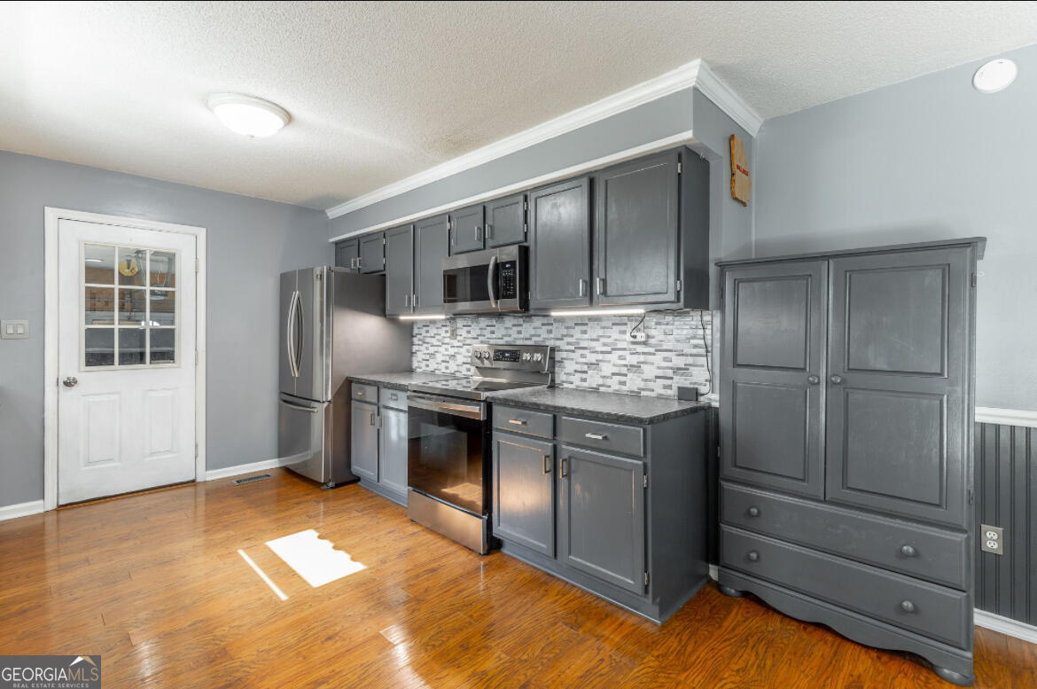 621 Lee Drive Property Photo 3
