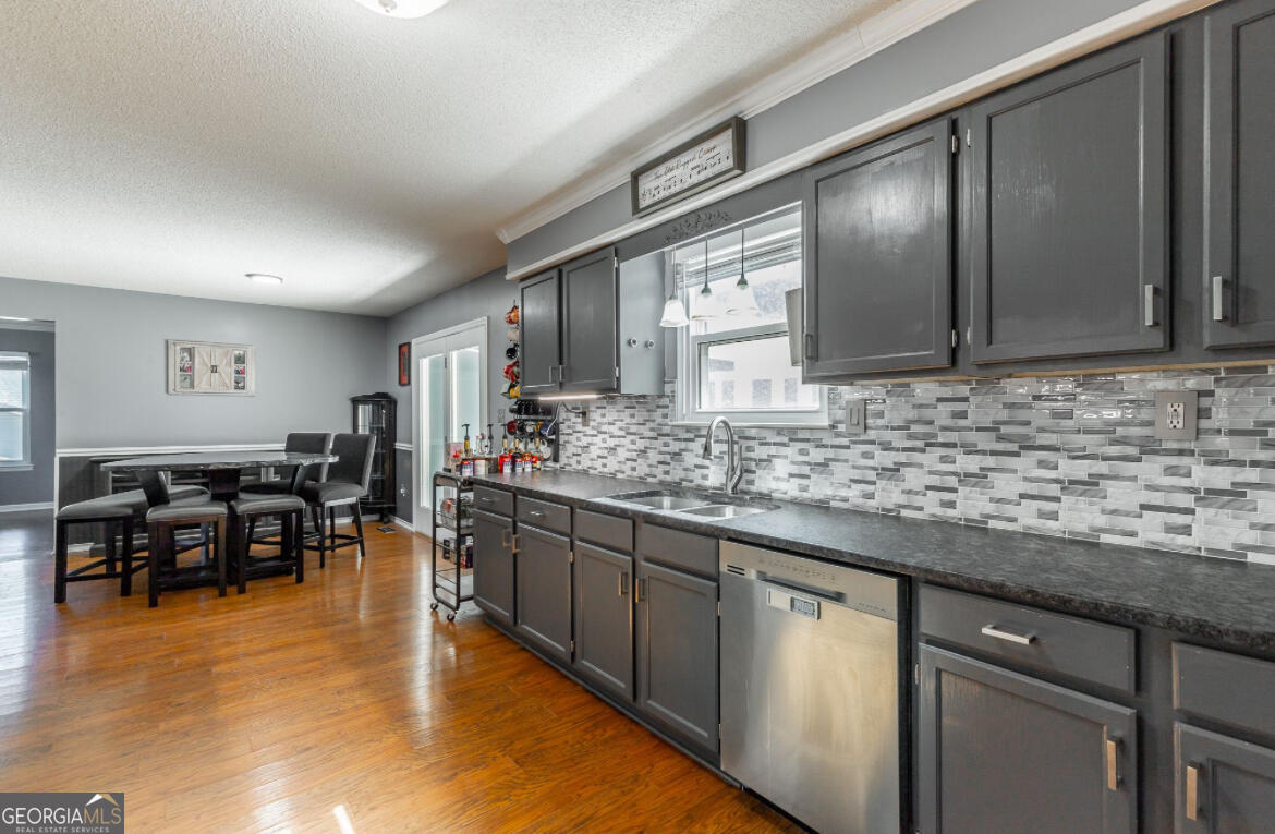 621 Lee Drive Property Photo 4