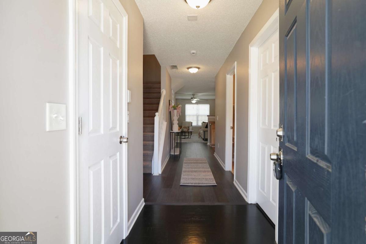 5338 Creekview Lane Property Photo 5