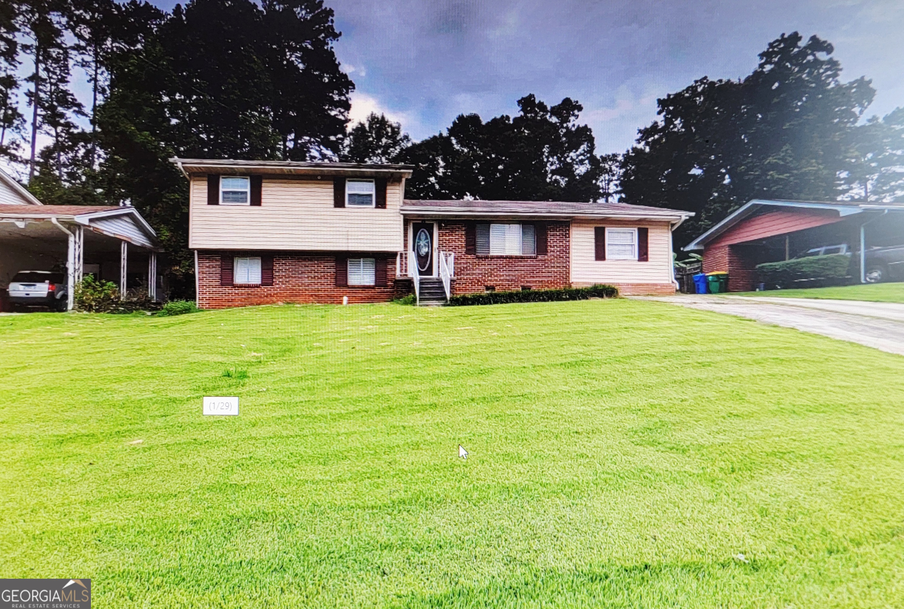 6052 Pinecreek Road Property Photo 1